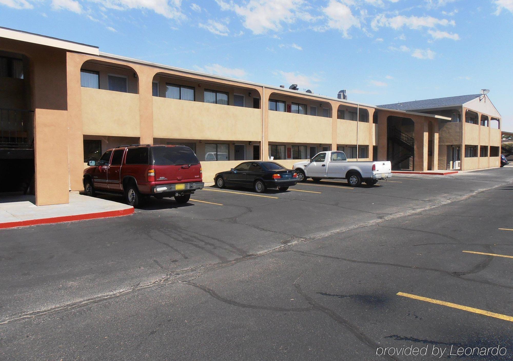 Desert Sands Inn & Suites Albuquerque Bagian luar foto