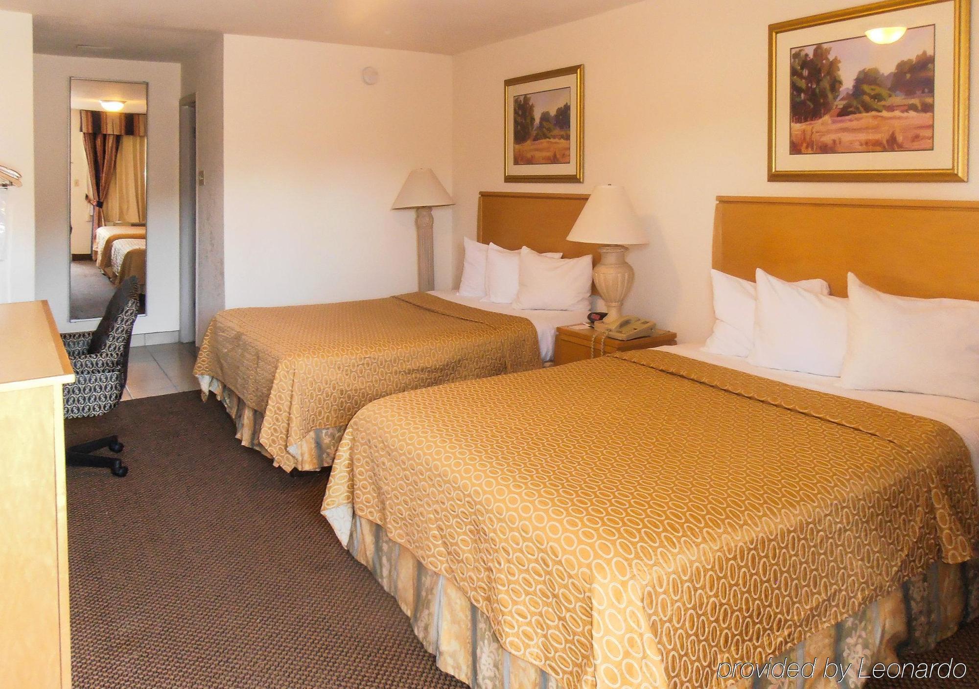 Desert Sands Inn & Suites Albuquerque Bagian luar foto