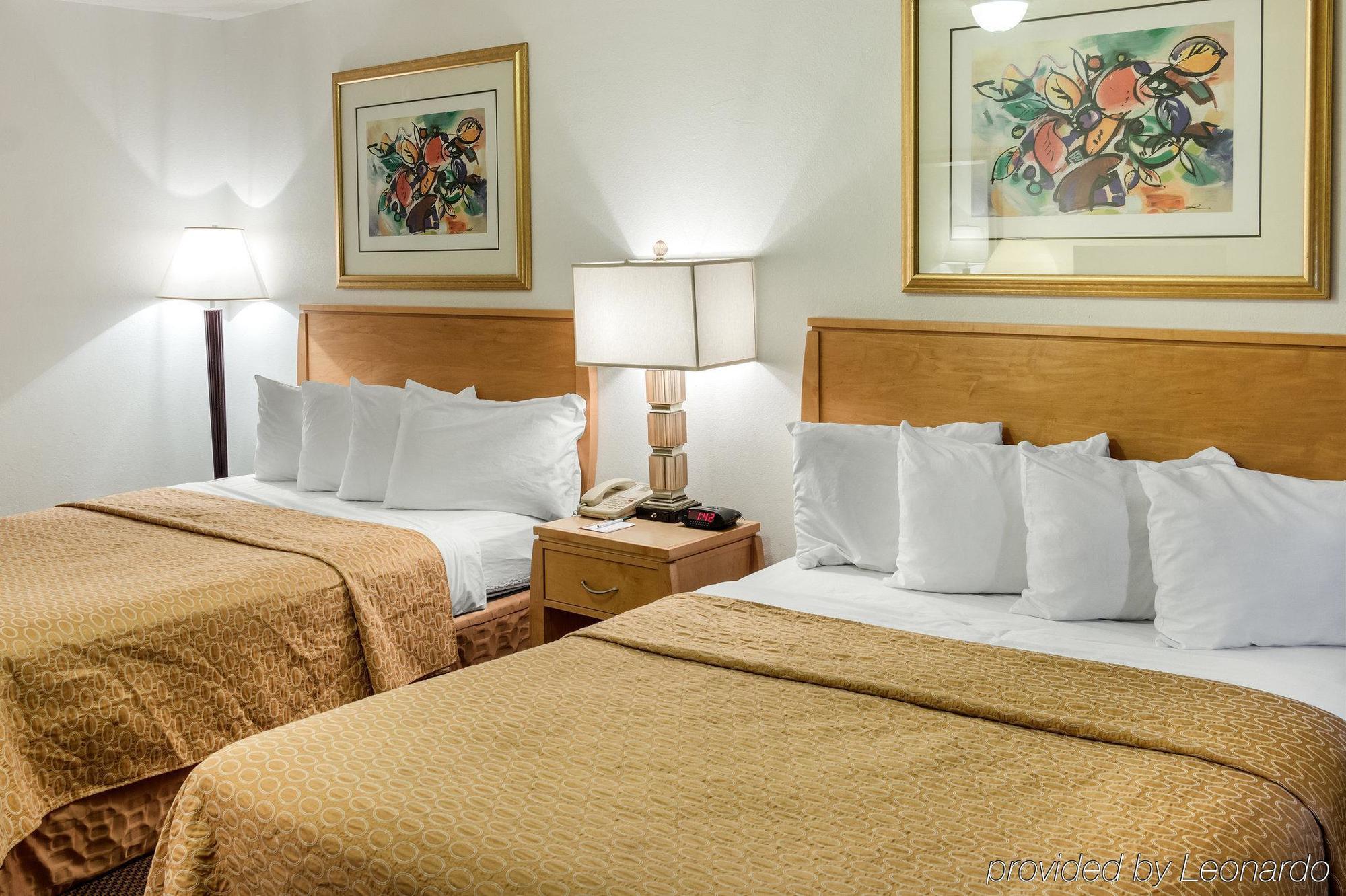 Desert Sands Inn & Suites Albuquerque Bagian luar foto