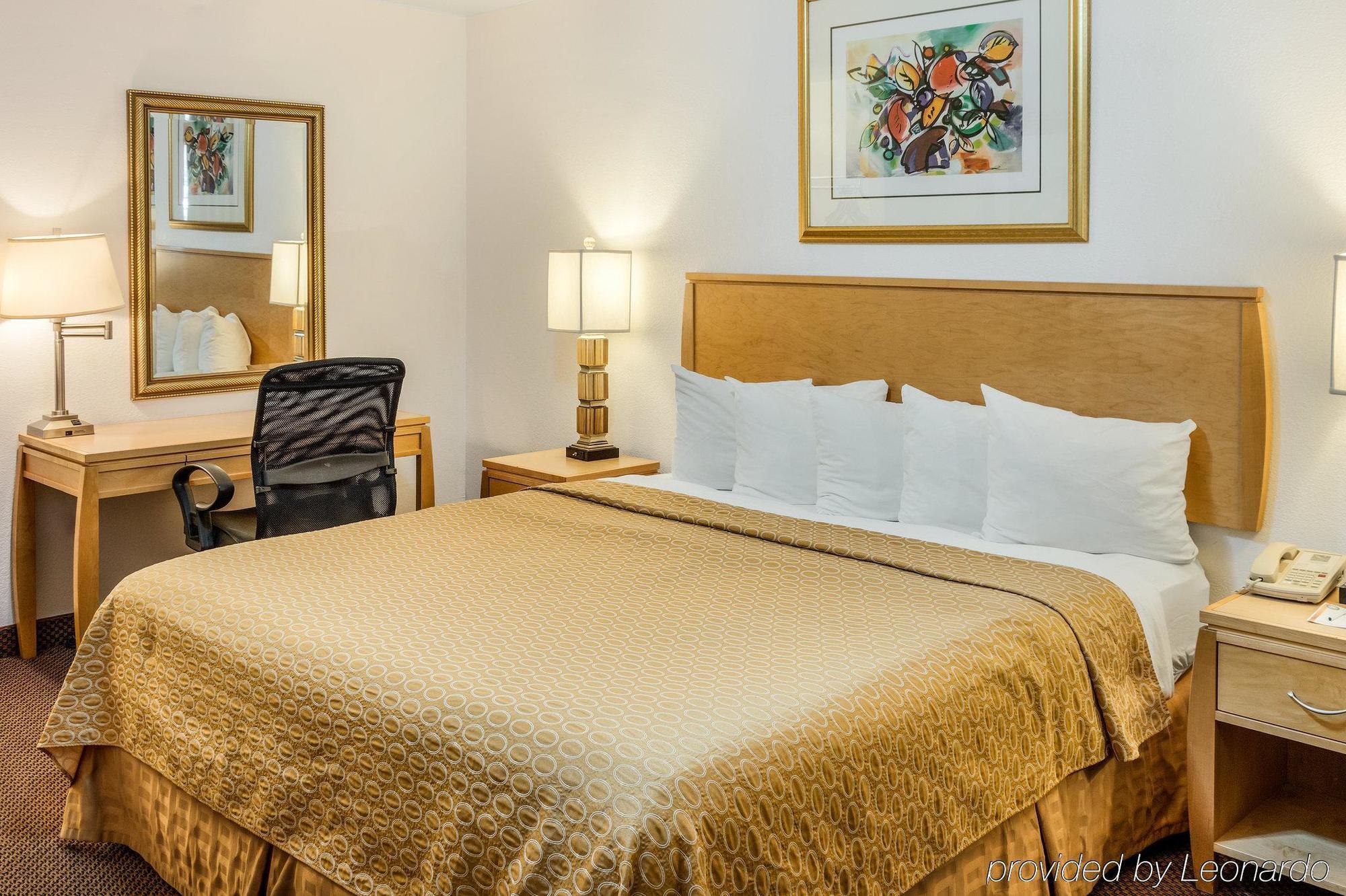 Desert Sands Inn & Suites Albuquerque Bagian luar foto