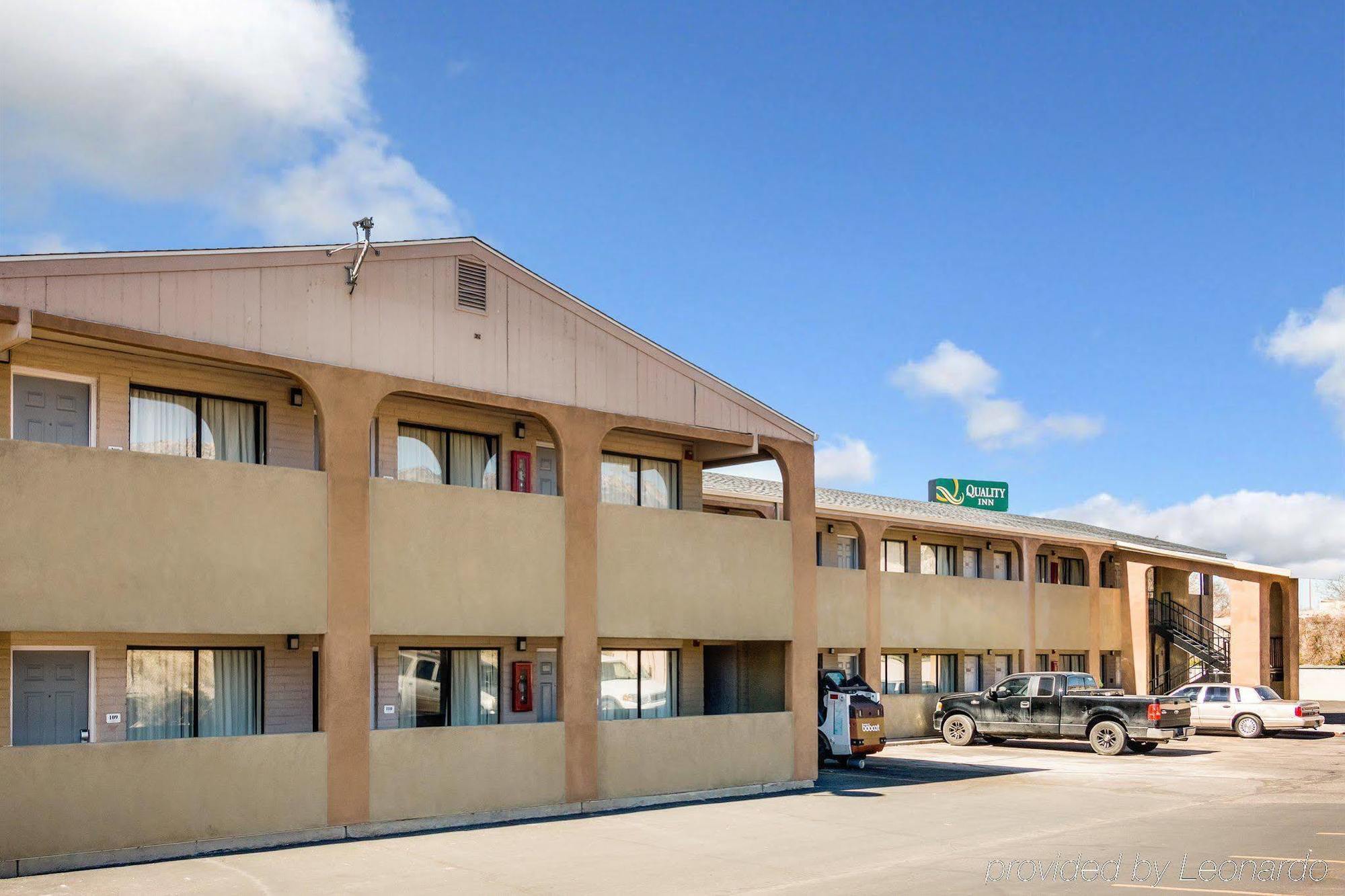 Desert Sands Inn & Suites Albuquerque Bagian luar foto