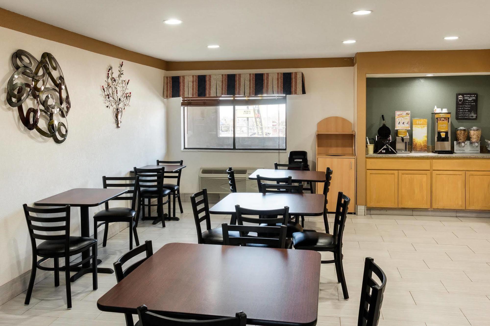 Desert Sands Inn & Suites Albuquerque Bagian luar foto