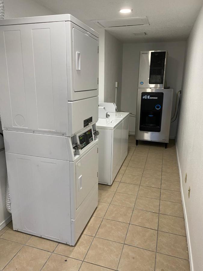 Desert Sands Inn & Suites Albuquerque Bagian luar foto